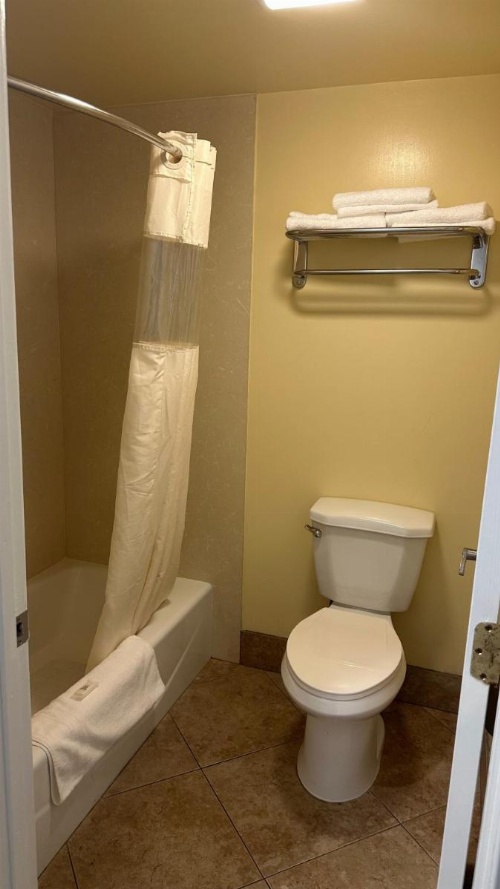 Garden Inn and Suites Glendora image 9